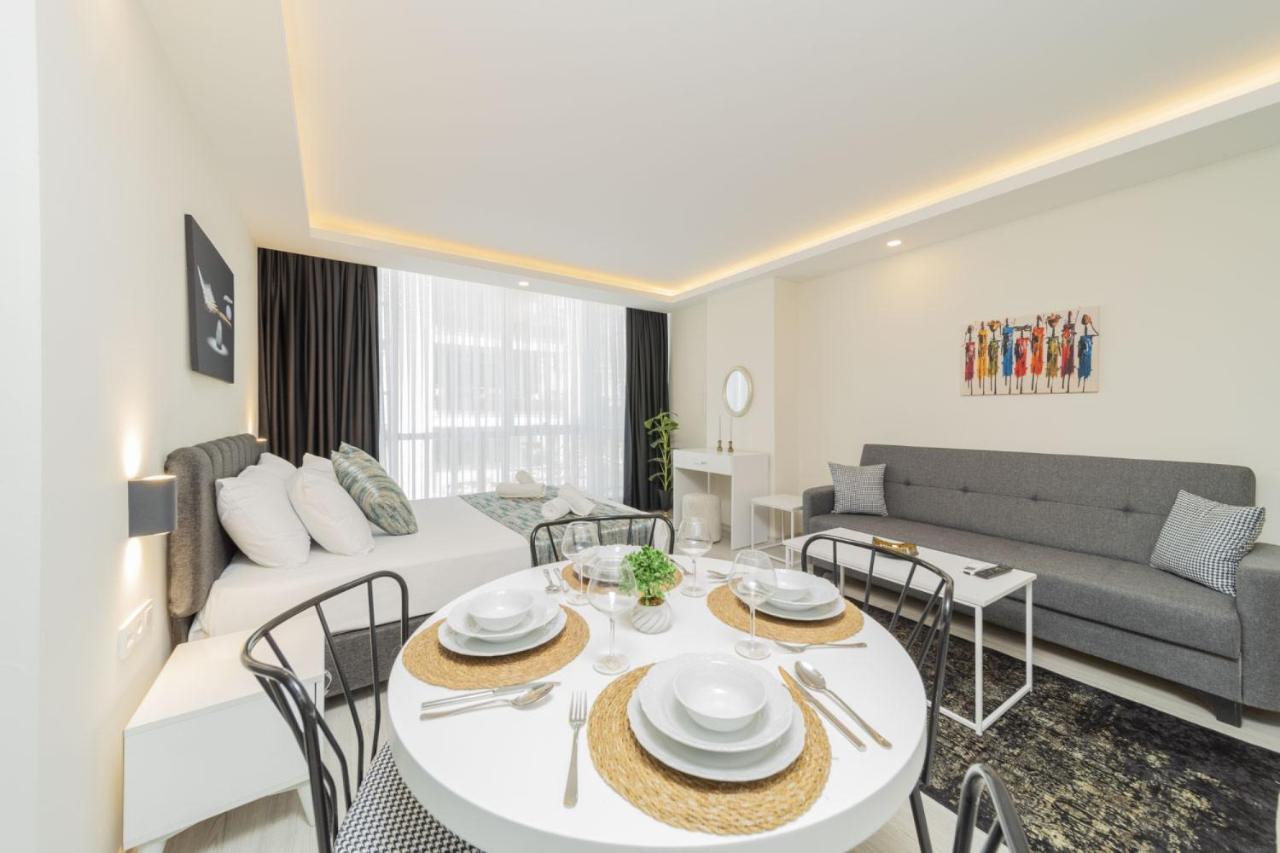 Hadrian Towers Hotel Анталия Екстериор снимка