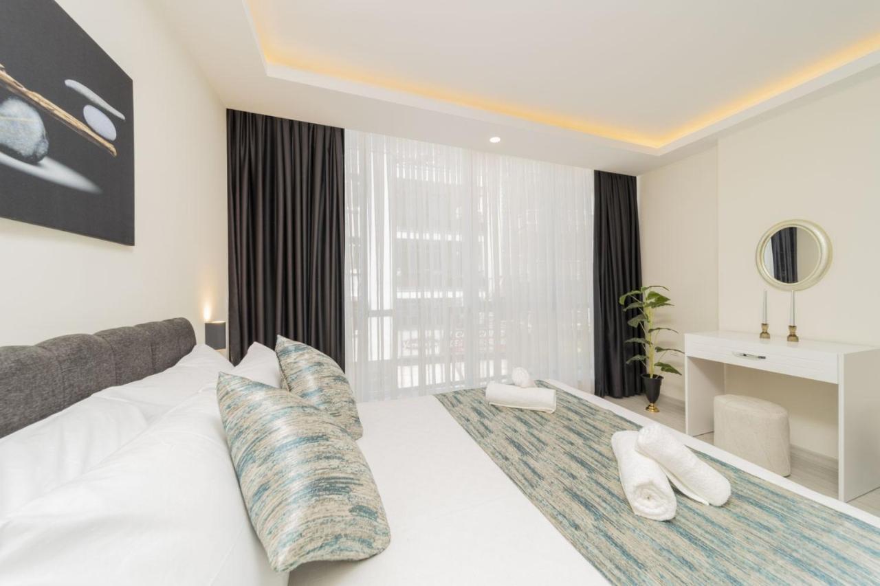 Hadrian Towers Hotel Анталия Екстериор снимка