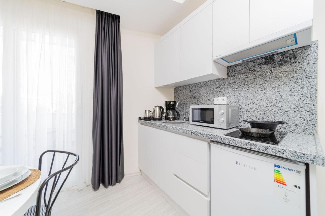 Hadrian Towers Hotel Анталия Екстериор снимка