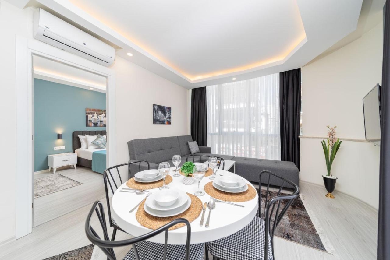 Hadrian Towers Hotel Анталия Екстериор снимка