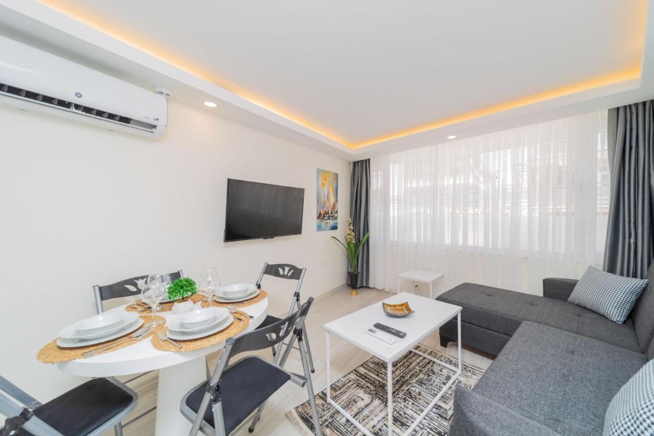 Hadrian Towers Hotel Анталия Екстериор снимка
